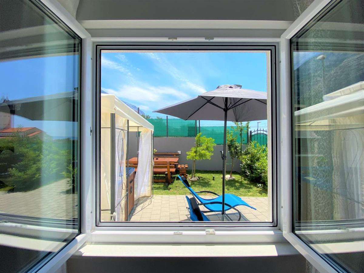 Lux Apartment Sea Shell With Jacuzzi Makarska Exterior photo