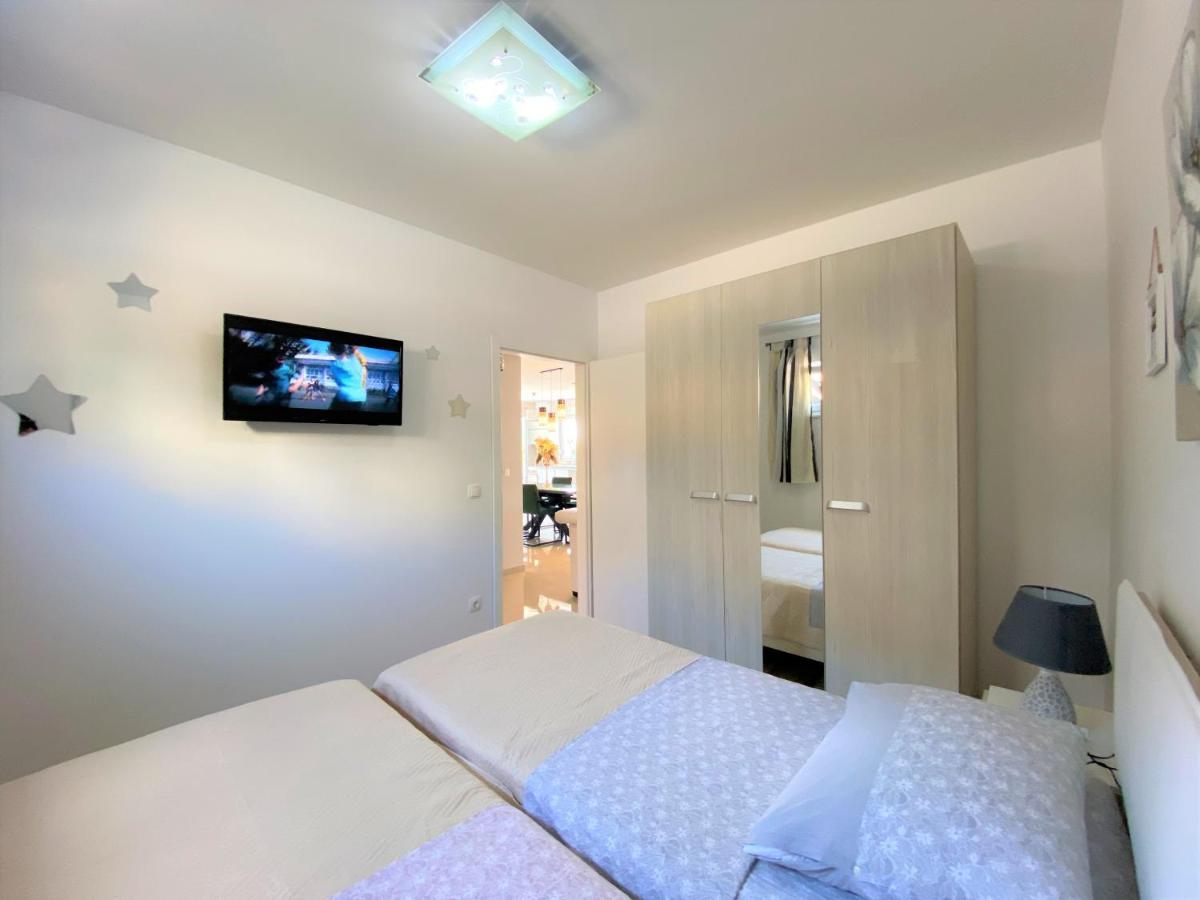 Lux Apartment Sea Shell With Jacuzzi Makarska Exterior photo